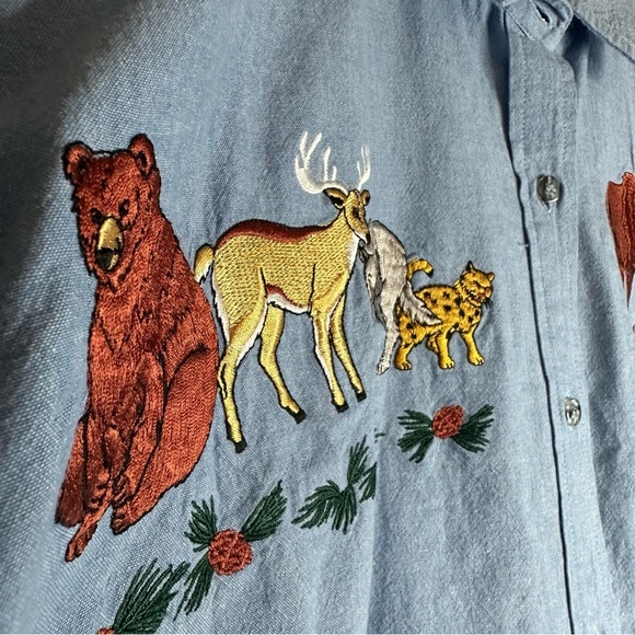 Casey Coleman Women XL Cabincore Button Shirt Embroidered Forrest Animals Denim - Picture 7 of 7